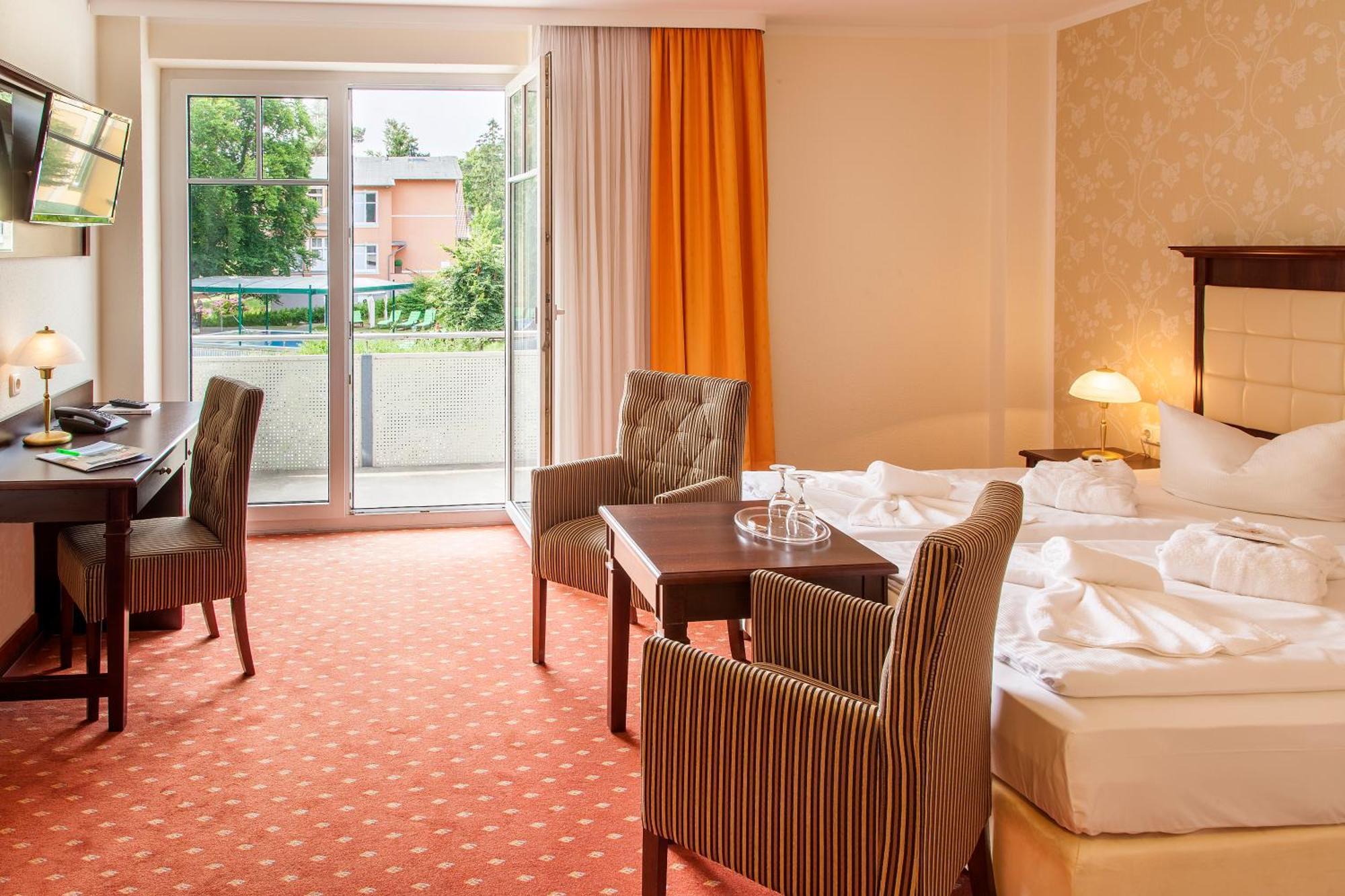 Ostseehotel Villen Im Park - Ein Rovell Hotel Heringsdorf  Esterno foto