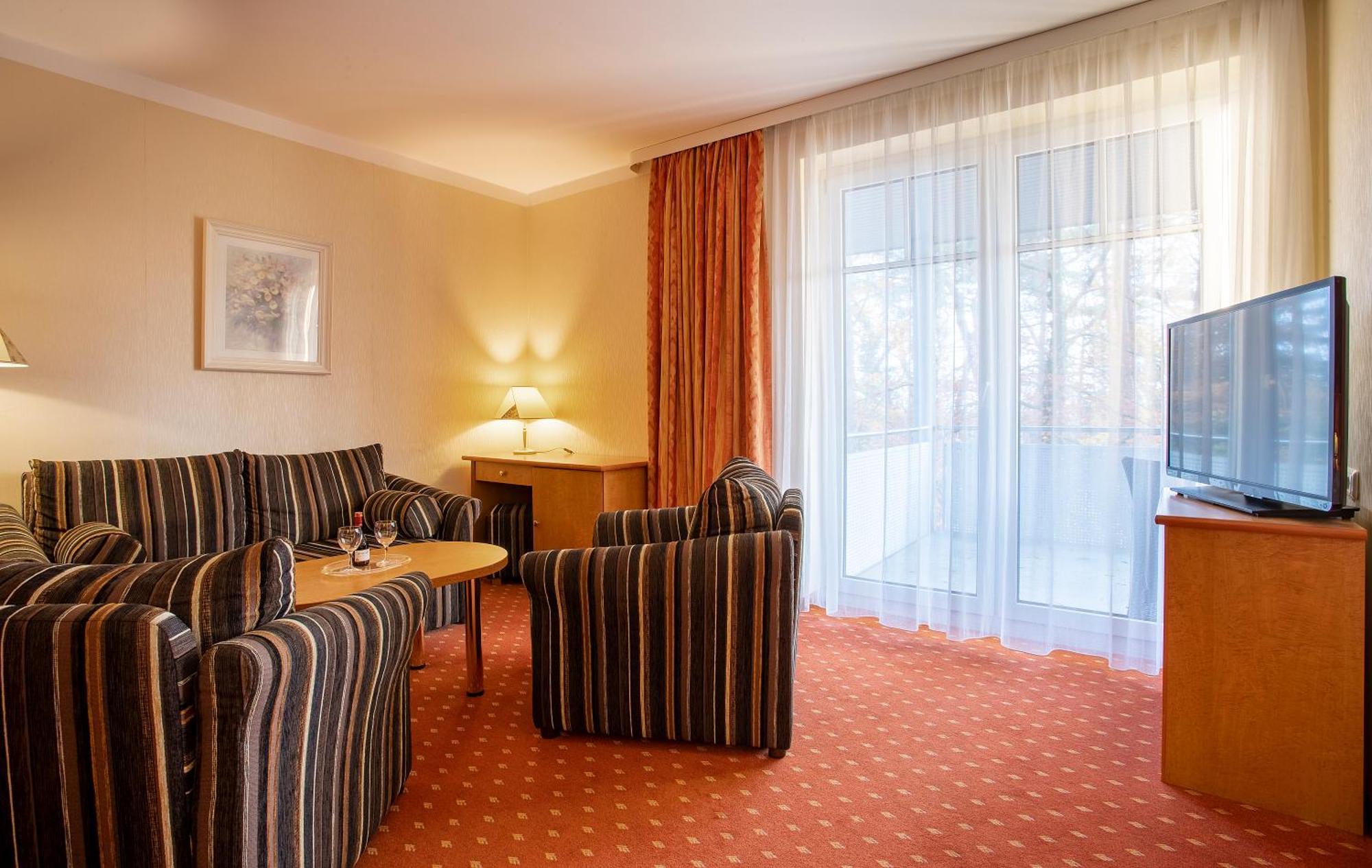 Ostseehotel Villen Im Park - Ein Rovell Hotel Heringsdorf  Esterno foto